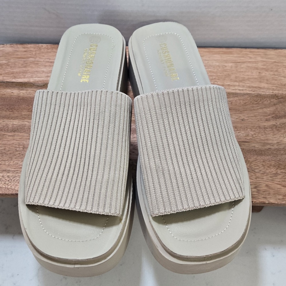 Cushionaire Platform Slide Sandals Women's 8 Beige Ribbed Knit Comfort Slides